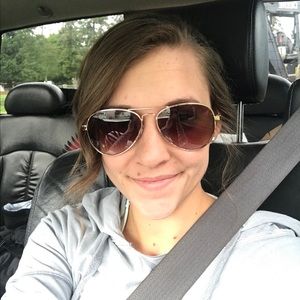 Meet your Posher, Britney